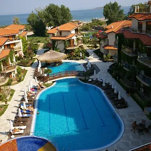 4* Complex Laguna &