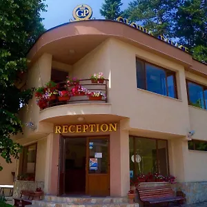 rezervați aici